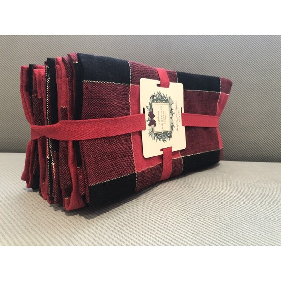 Ridgefield Home RED Black PLAID HOLIDAY Christmas NAPKINS ~ Set Of 12 New - Picture 2 of 6